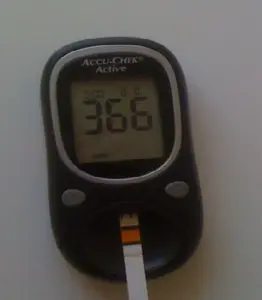 What are the dangerous high & low blood sugar levels? How to manage dangerously high & low blood glucose level at home?